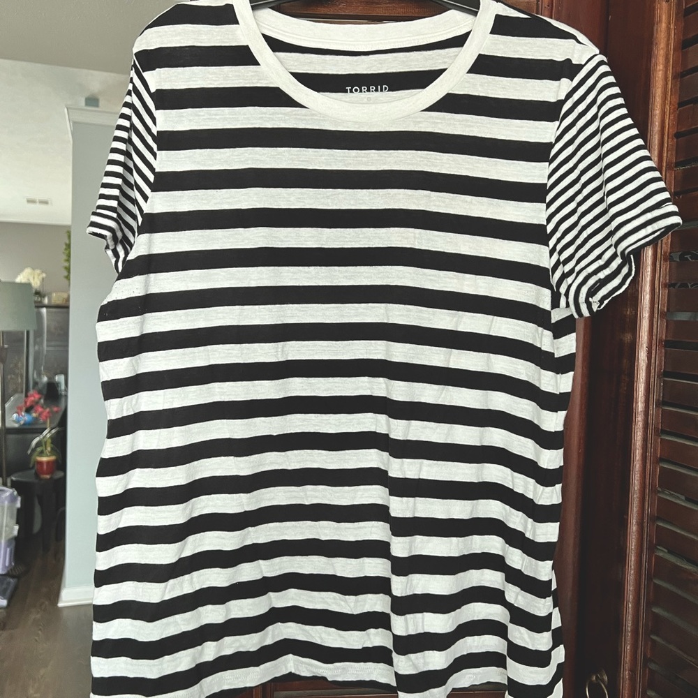 Torrid T shirt Size 0
